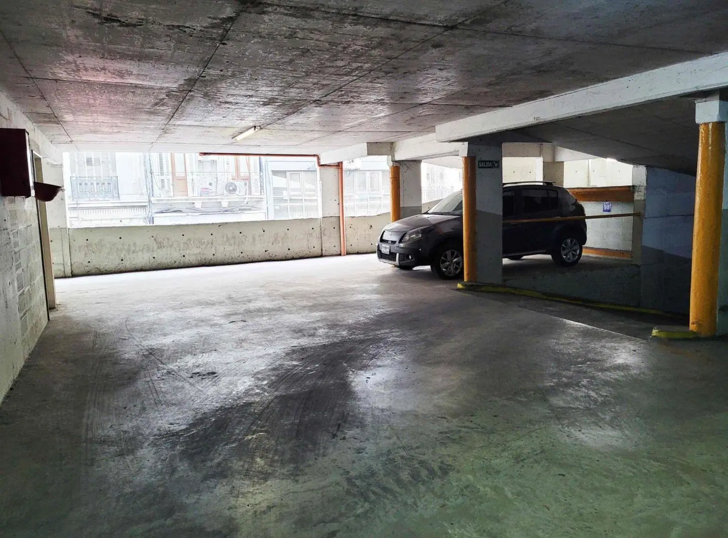 Venta Cochera Amplia Apto 4x4 Microcentro Obelisco 5