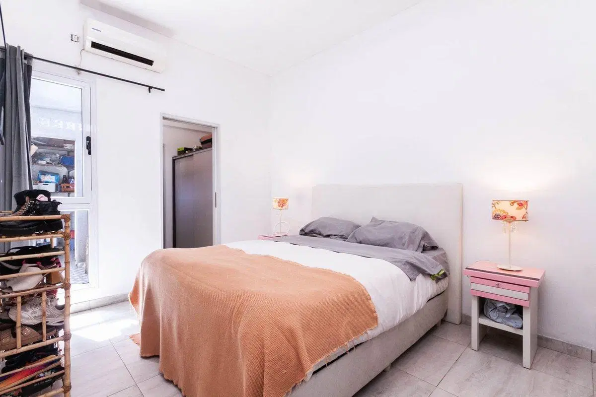 VENTA CASA 4 AMB REFACCIONADA C/TERRAZA BURZACO 4