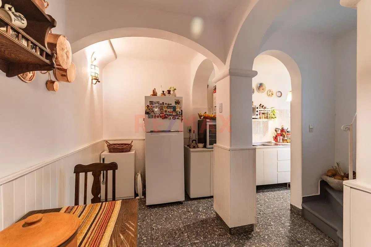 VENTA CASA 5 AMBIENTES TERRAZA COCHERA FLORES 4
