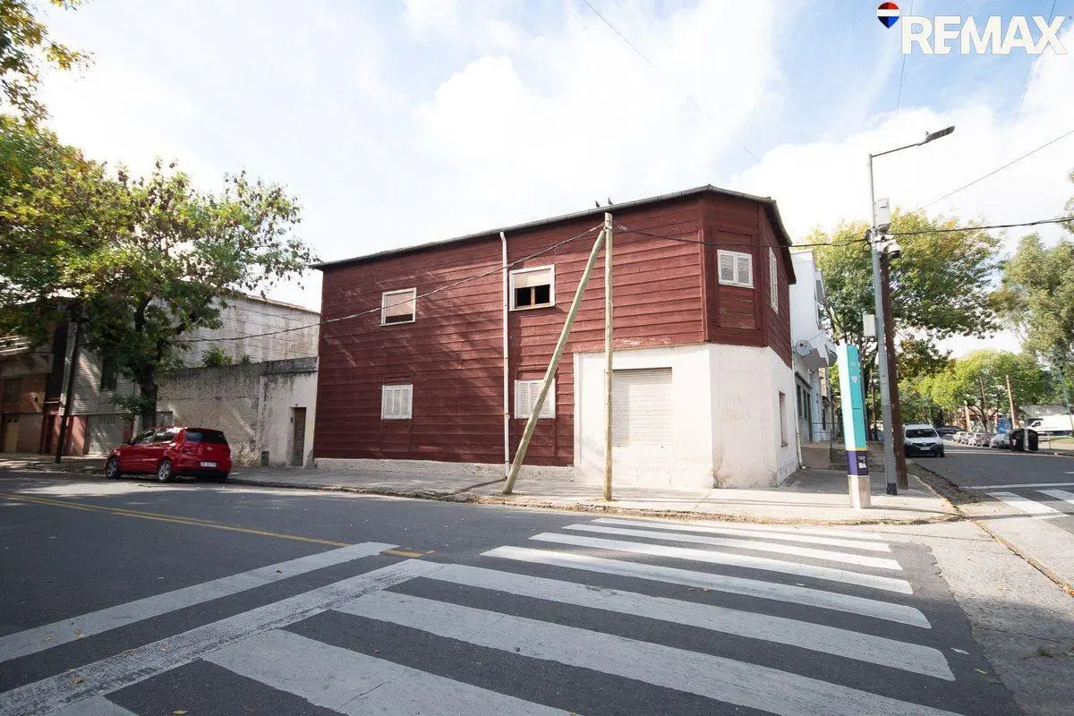 VENTA CASA 7 AMB LOCAL COCHERA LA BOCA lote propio 5