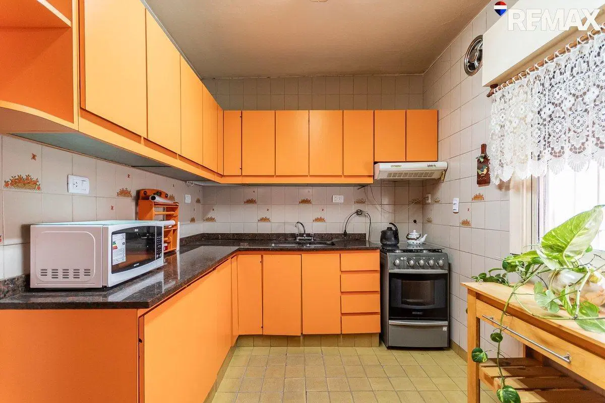 VENTA CASA 7 AMB LOCAL COCHERA LA BOCA lote propio 3