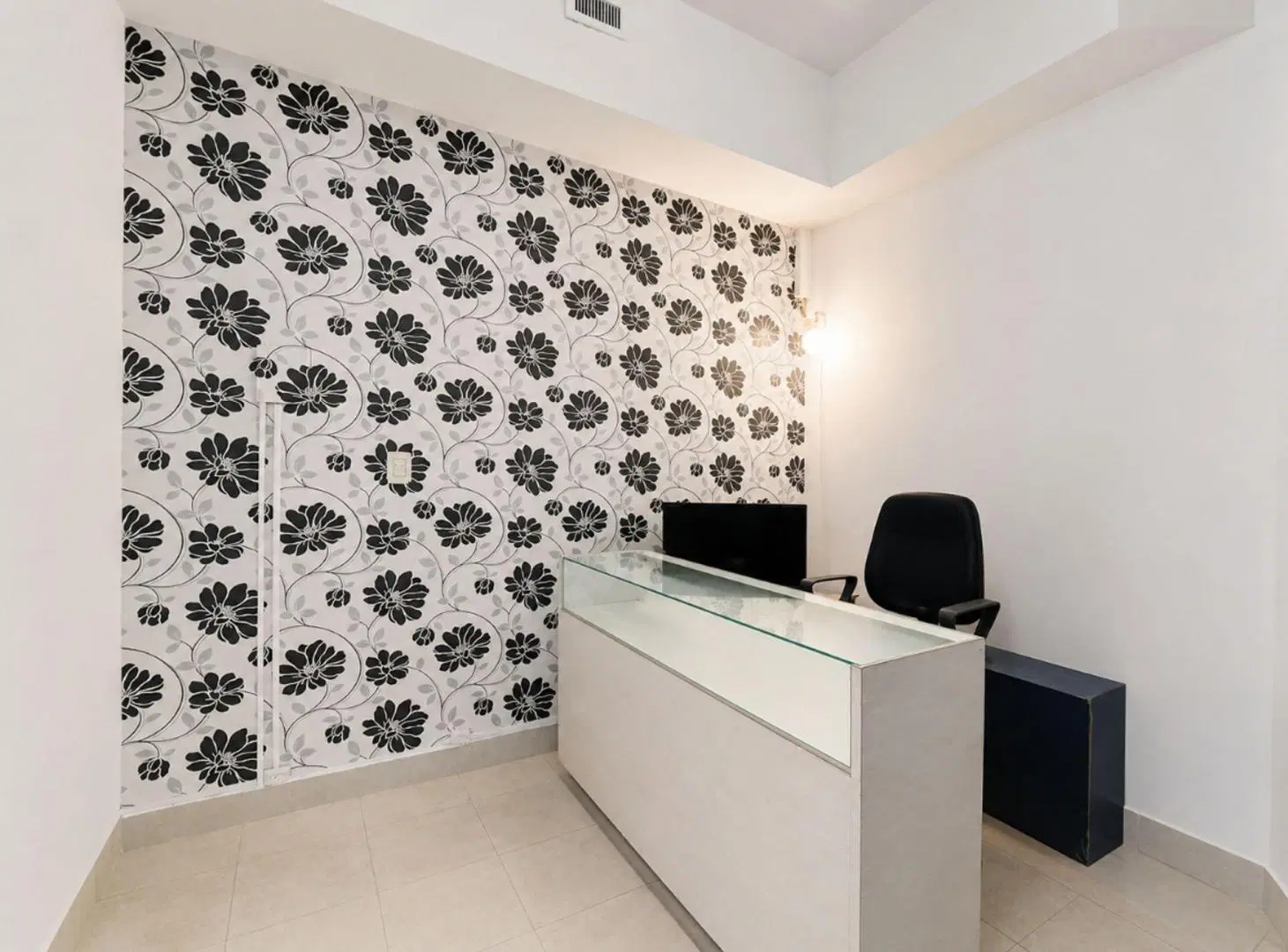 VENTA DE LOCAL EN GALERIA LE BOULEVARD, FLORES 4