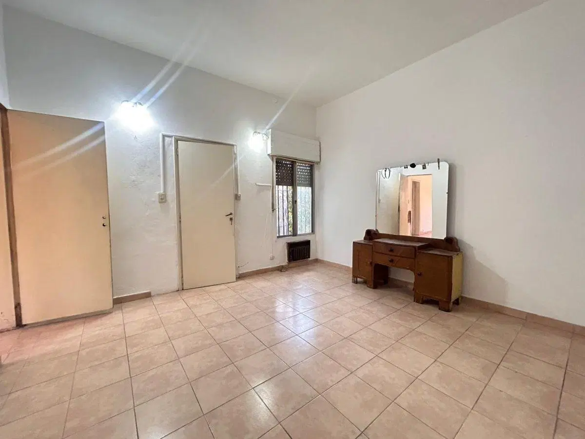 CASA PARA DOS FAMILIAS O VIVIENDA Y RENTA LANÚS O 5