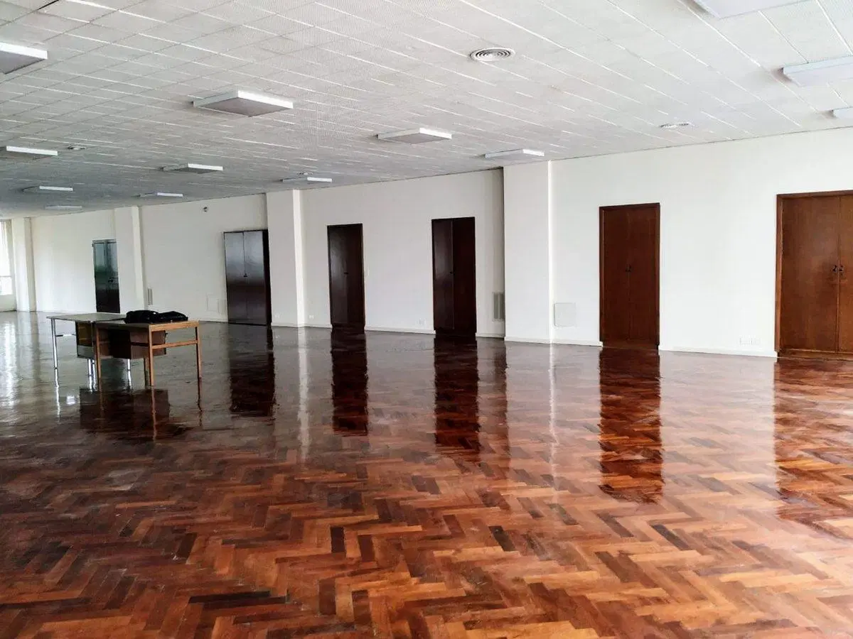 OPORTUNIDAD !!!VENTA  IMPORTANTE OFICINA CENTRO 4