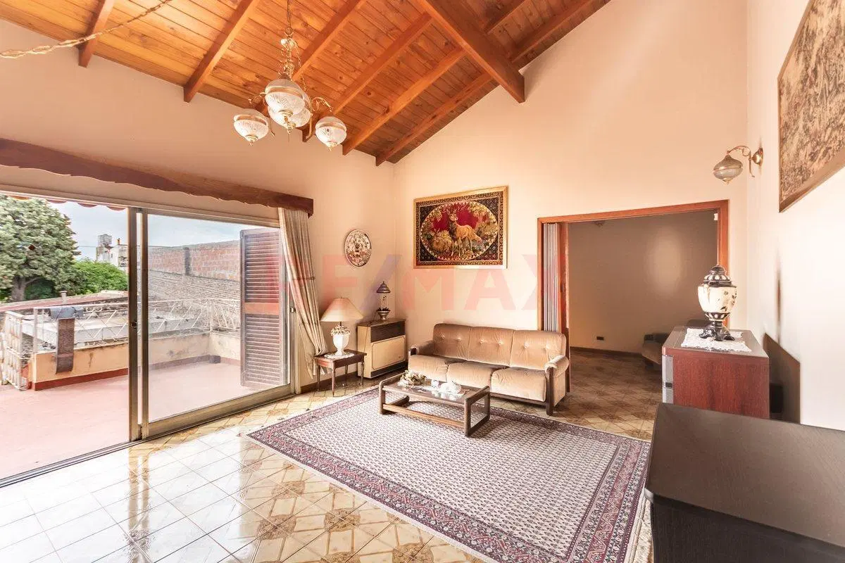 VENTA Casa 9 amb Fondo Terrazas Cochera La Tablada 5