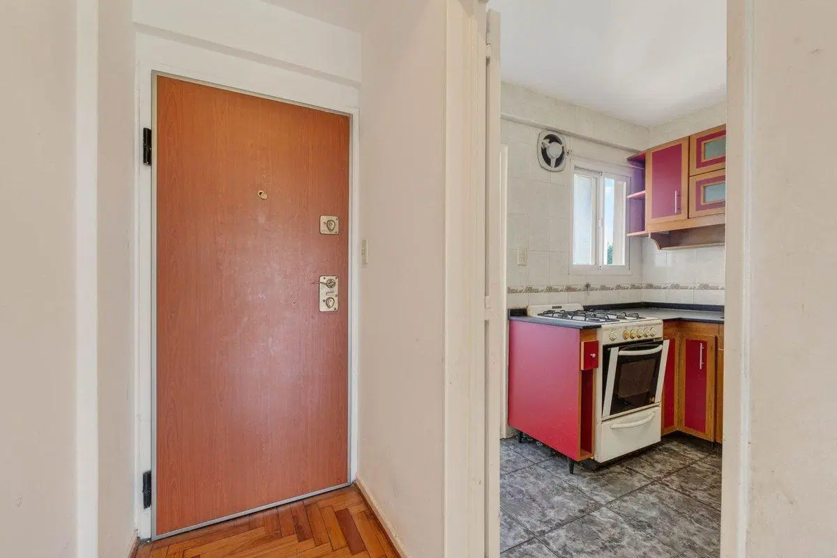 EN VENTA Departamento 4amb con balcón Refaccionado 3