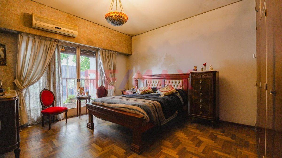 VENTA CASA EN PALERMO. COCHERA, PATIO, QUINCHO
