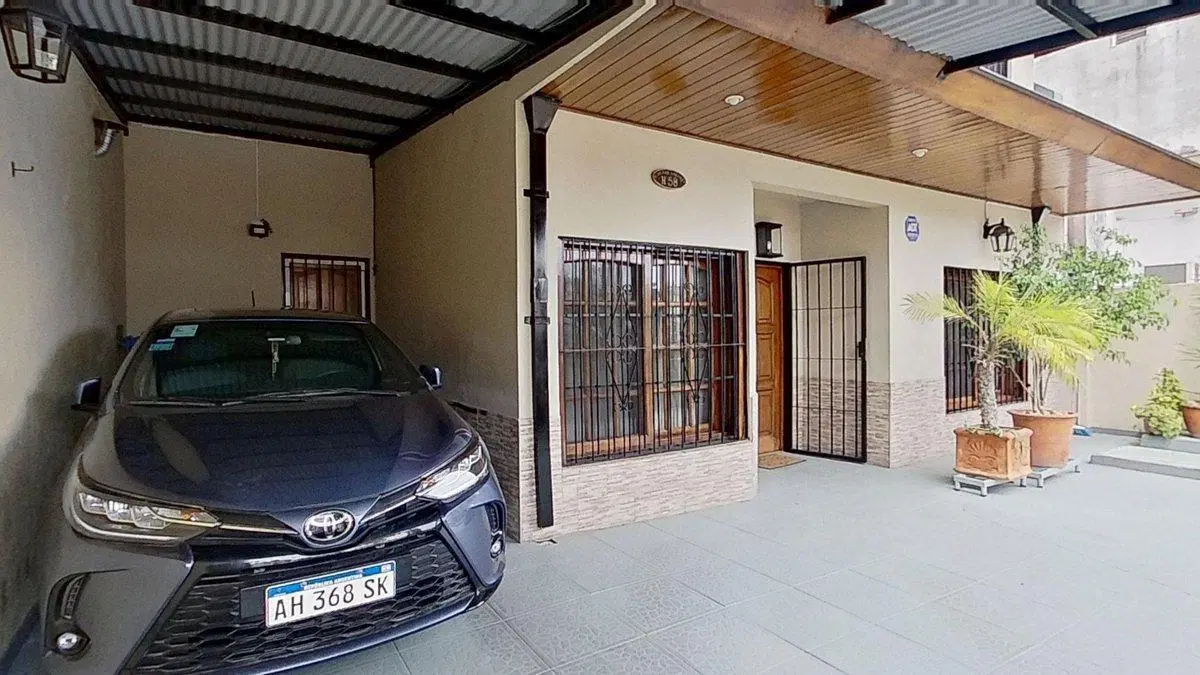 Venta Casa 5 amb cochera/ parrilla en Grand Bourg 5