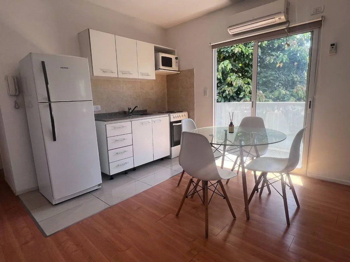 VENTA DPTO 1 ambiente DIVISIBLE con BALCON CASEROS 5