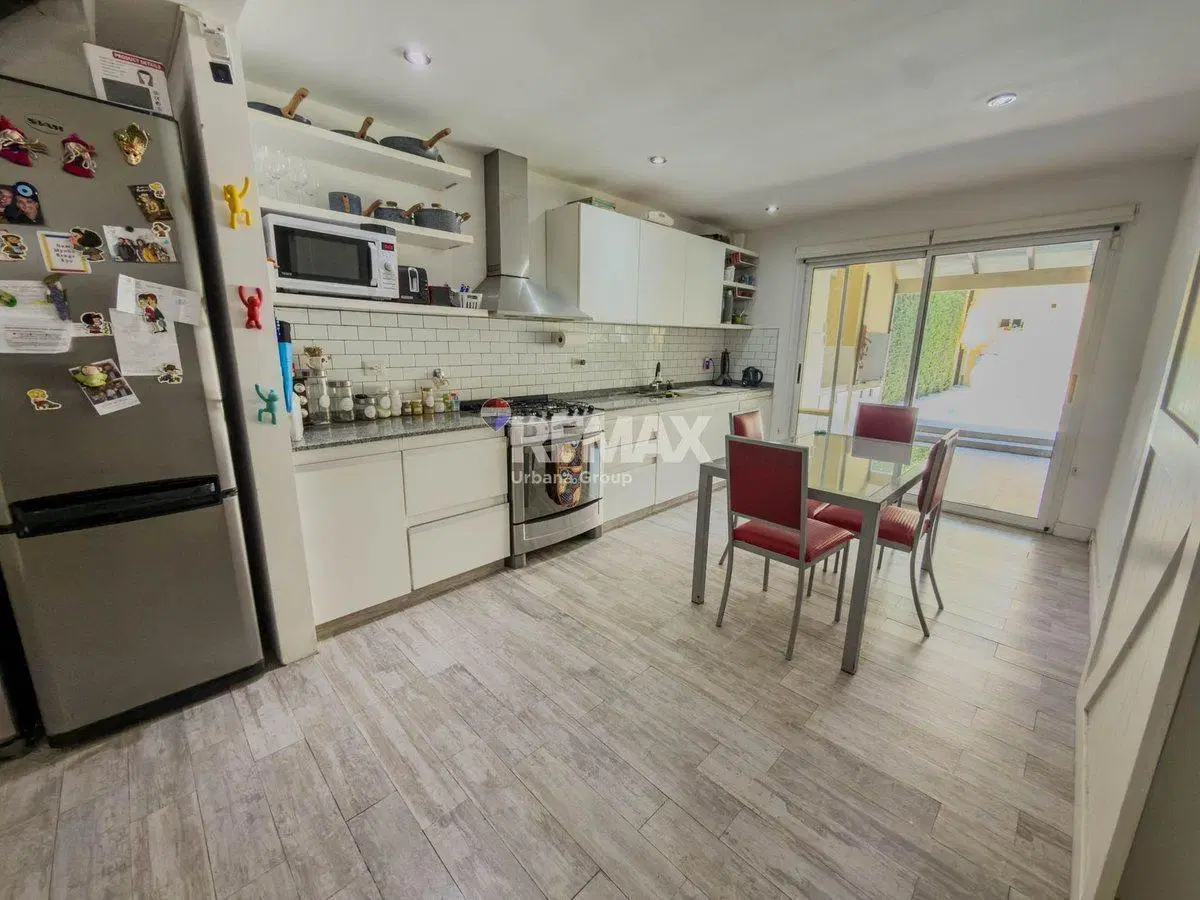 VENTA EXCELENTE CASA CH 5 AMB. C/Coch - SAN ISIDRO 3