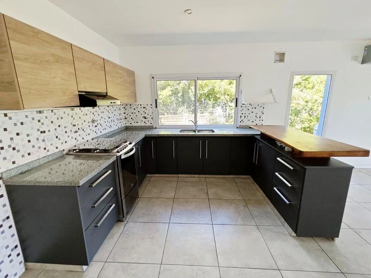 VENTA CASA PILETA LAGUNA EL CANTON PUERTO. ESCOBAR 4