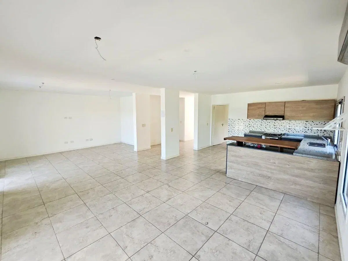 VENTA CASA PILETA LAGUNA EL CANTON PUERTO. ESCOBAR 3
