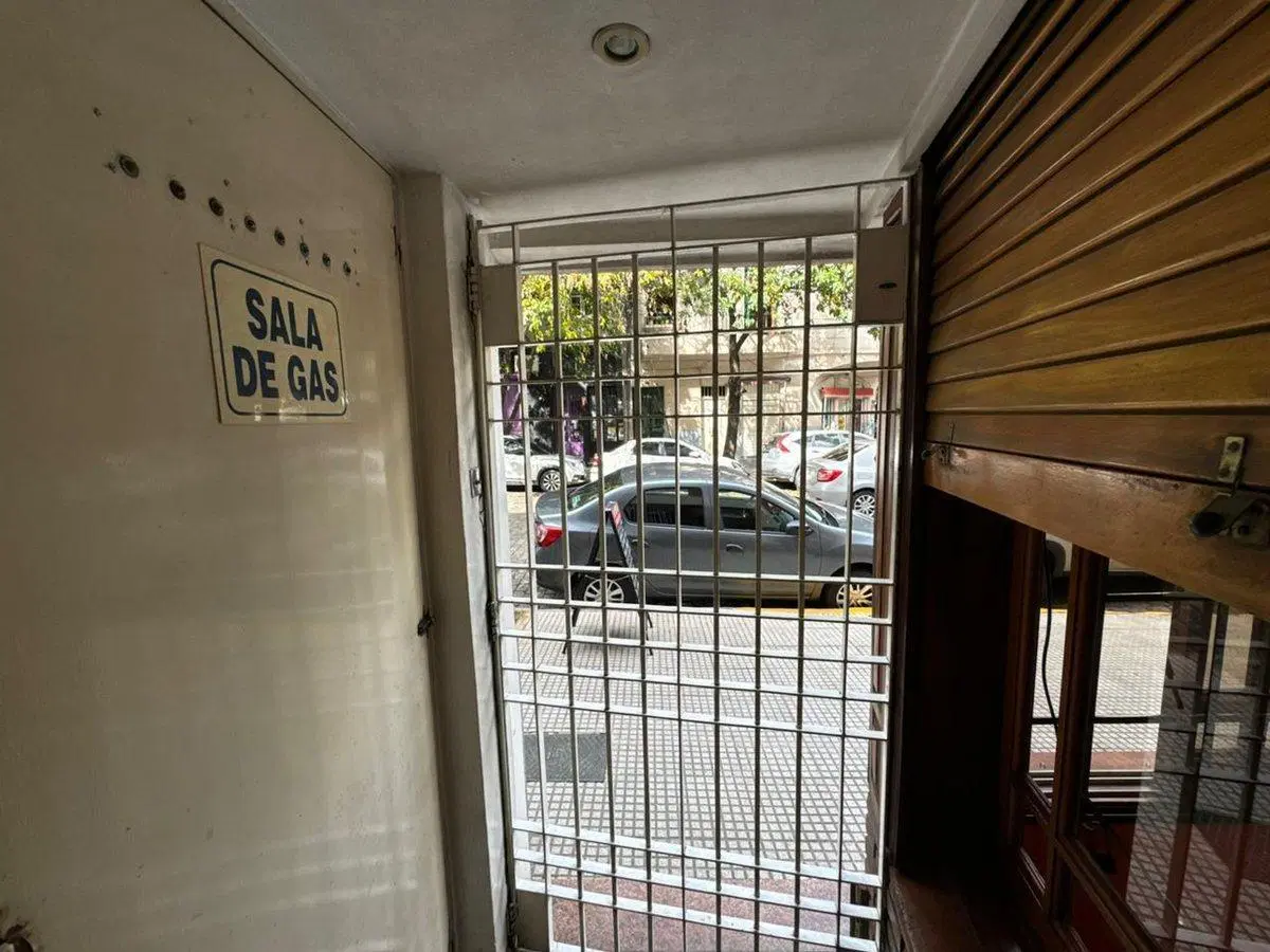 LOCAL EN PLANTA BAJA  APTO COMERCIAL CABALLITO SUR 5