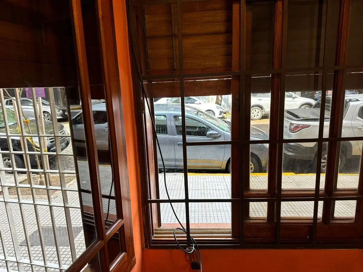 LOCAL EN PLANTA BAJA  APTO COMERCIAL CABALLITO SUR 2