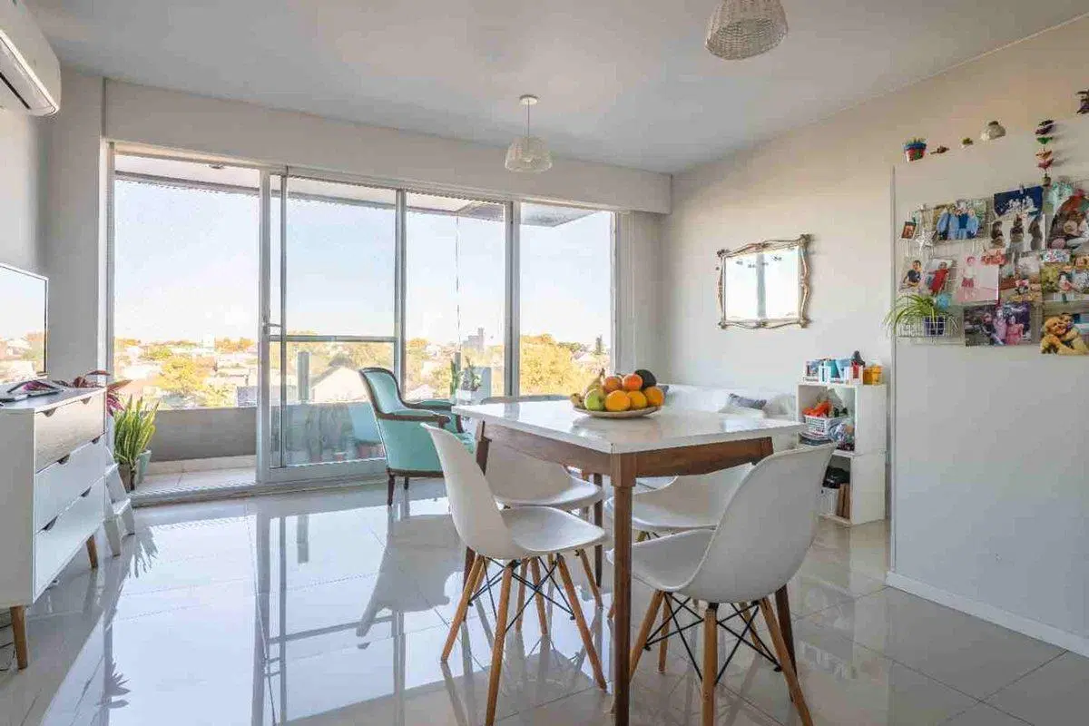 OPORTUNIDAD VENTA 2 AMB CON BALCON Y VISTA ABIERTA 2