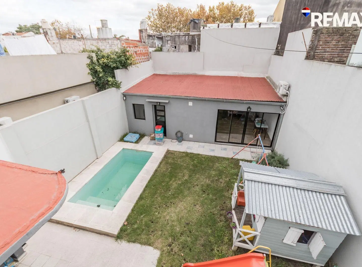 VENTA HAEDO CASA LOTE PROPIO JARDIN PISCINA COCHER 2