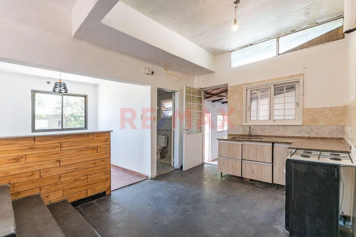 VENTA PH ENTRADA INDEPENDIENTE FLORES CON PATIO 5