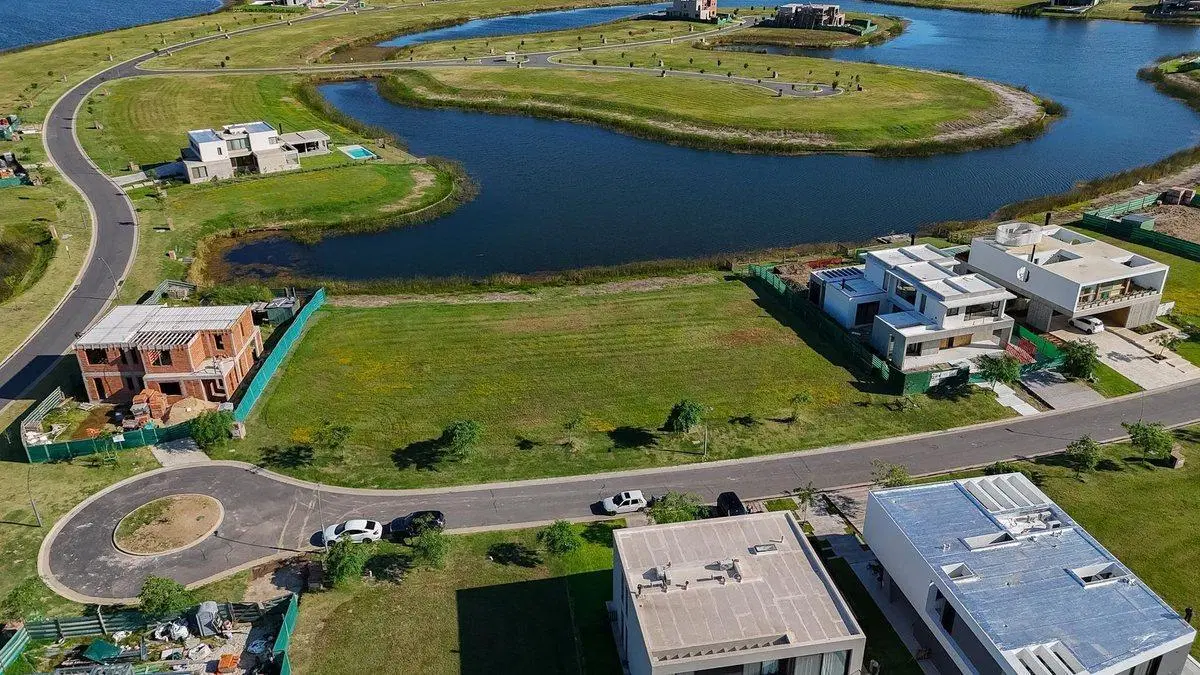 VENTA Lote Puerto Amarras Escobar orientación NE 3