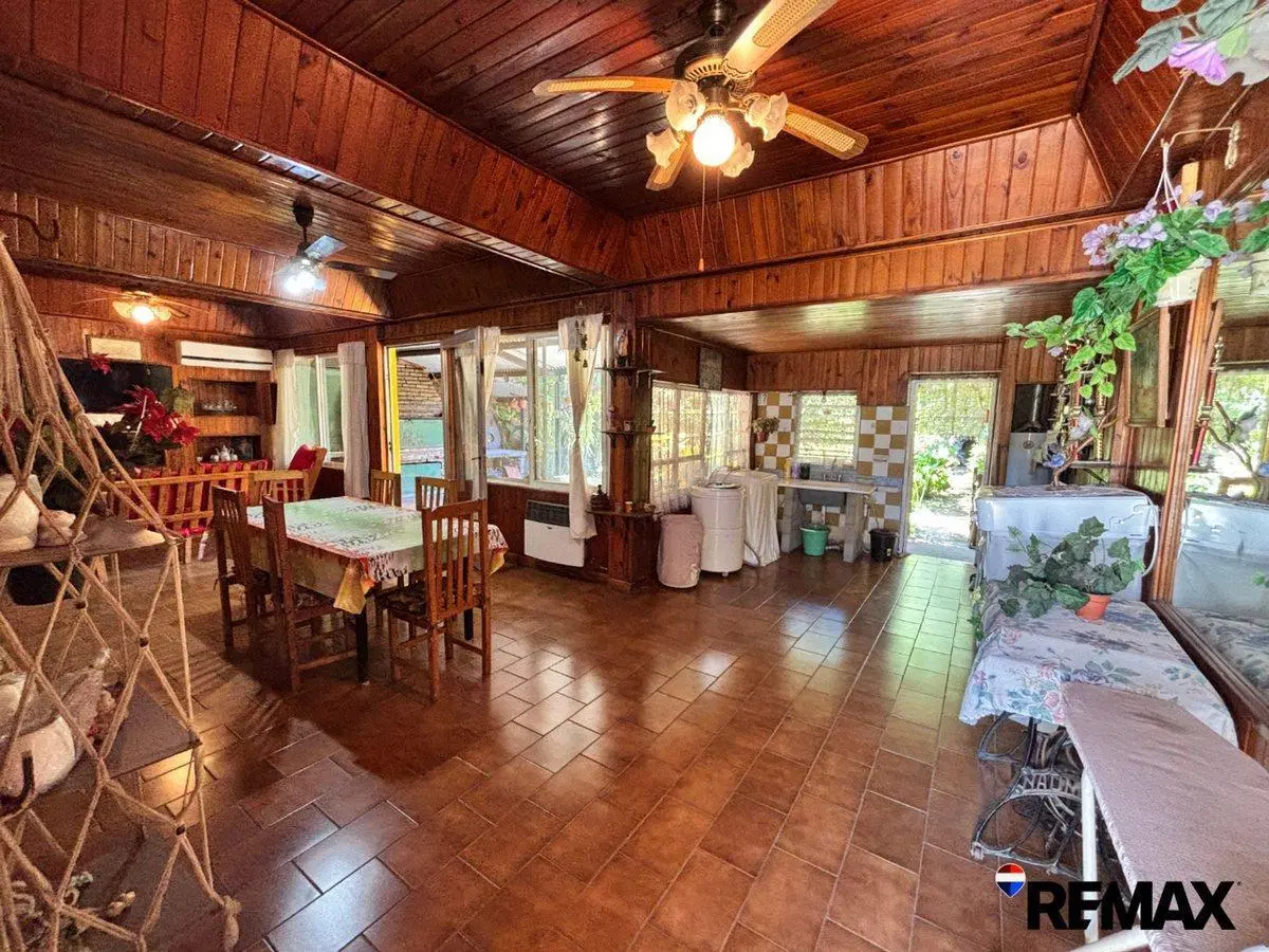 VENTA CASA FAMILIAR 4 AMBIENTES CON ESPACIO VERDE 5