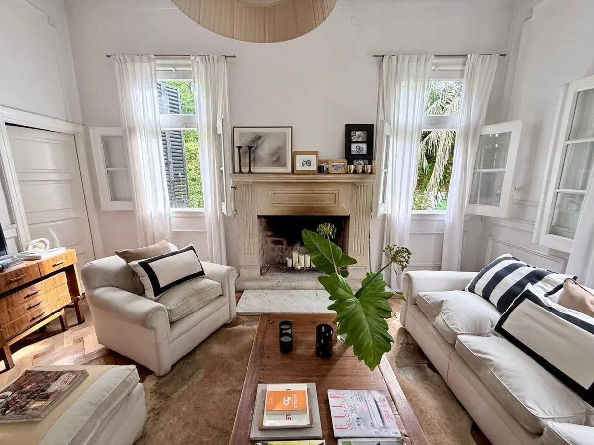 VENTA Exclusiva Casa de Categoría en Adrogué 2