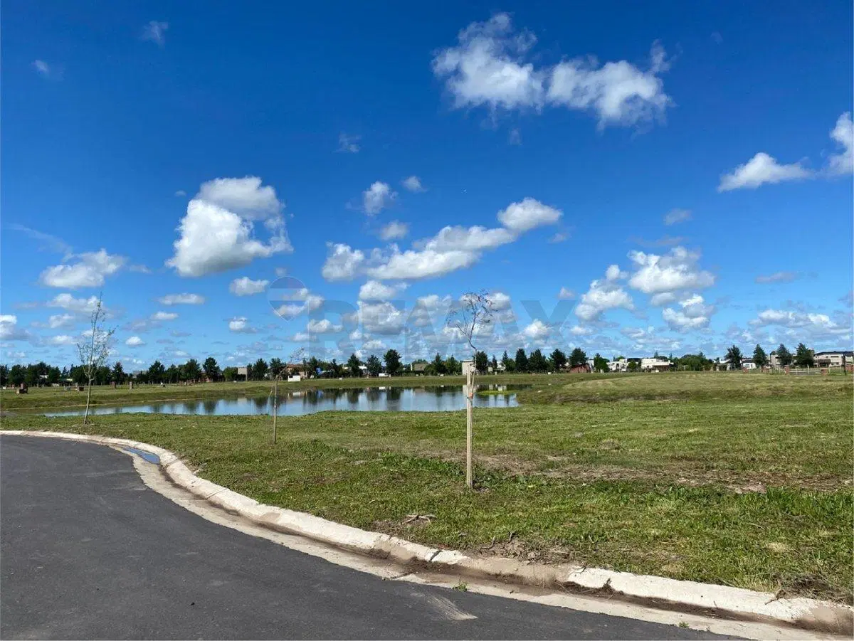 Venta Lote a laguna barrio San Roque Canning 3