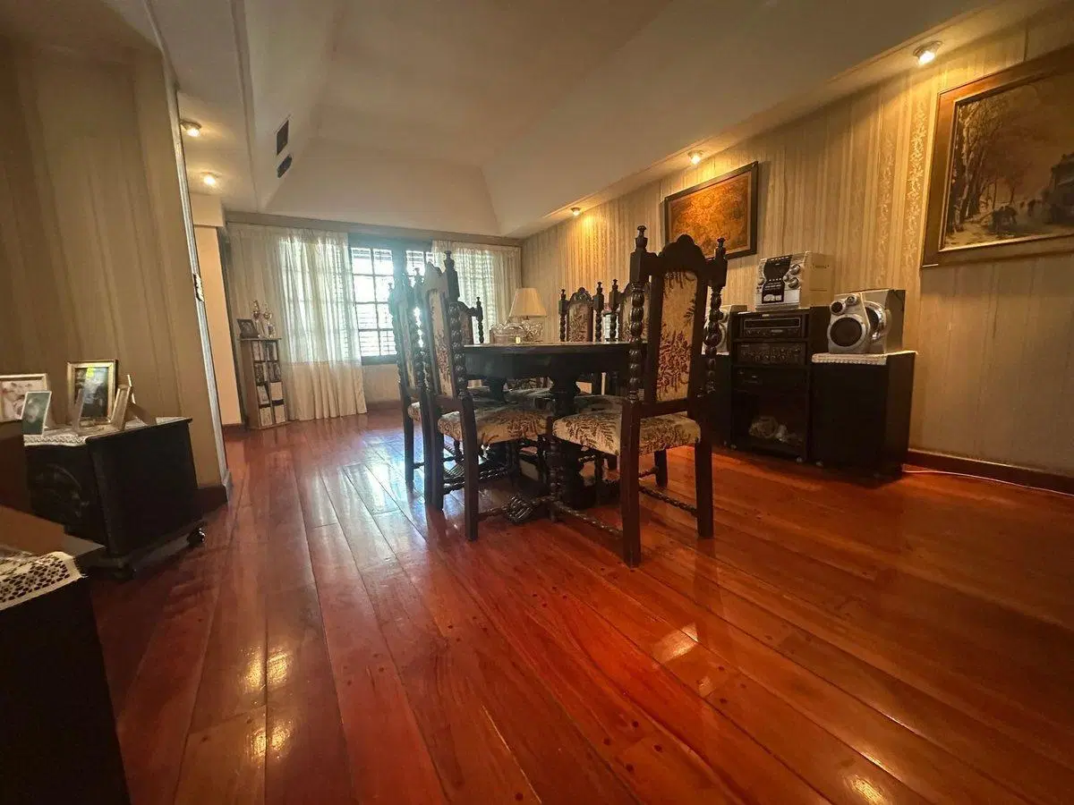 VENTA CASA PARQUE GARAGE Y QUINCHO 3