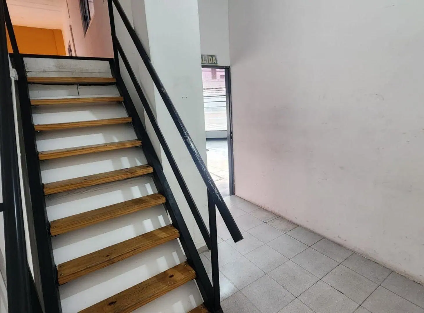 ALQUILER LOCAL ACCESO AUTO ESQUINA 130 m2 FLORESTA 5