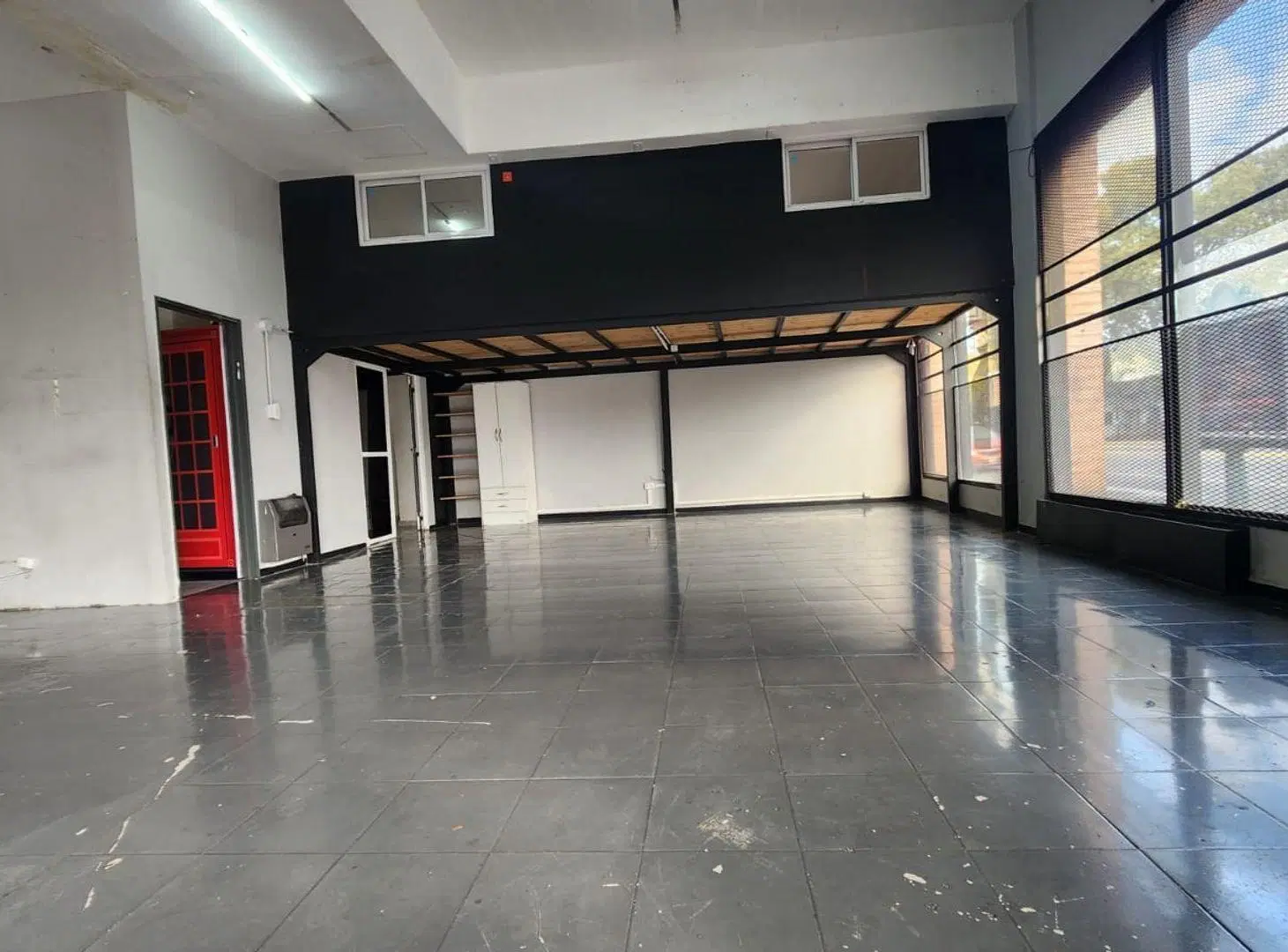 ALQUILER LOCAL ACCESO AUTO ESQUINA 130 m2 FLORESTA 2