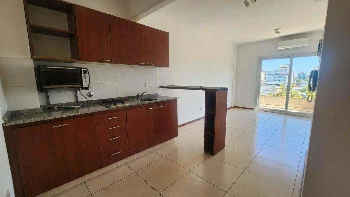 ALQUILER MONOAMBIENTE CON BALCON - PLAZA IRLANDA 5