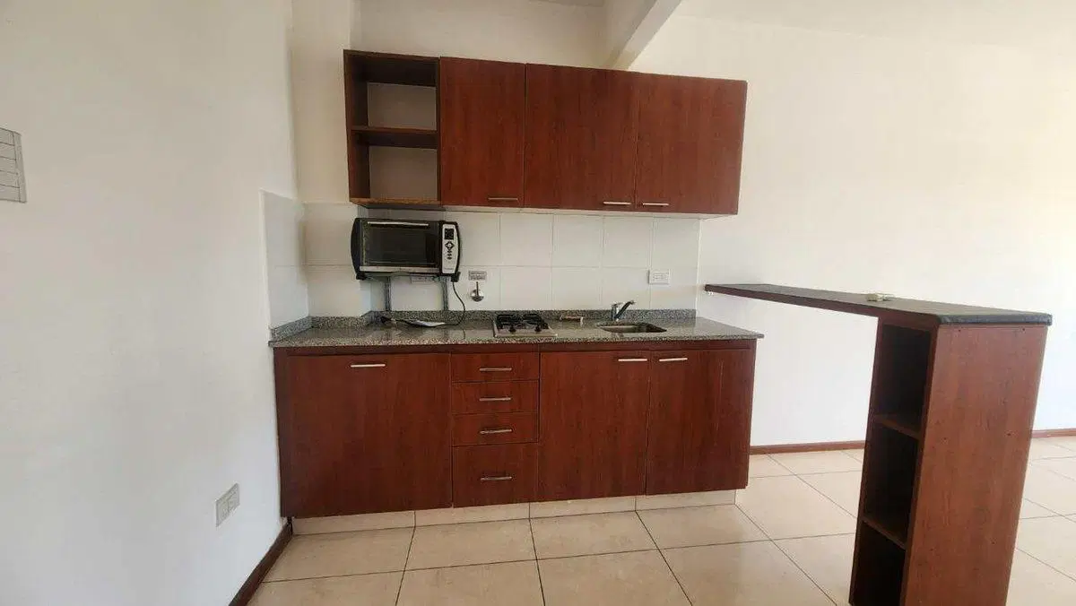 ALQUILER MONOAMBIENTE CON BALCON - PLAZA IRLANDA 2
