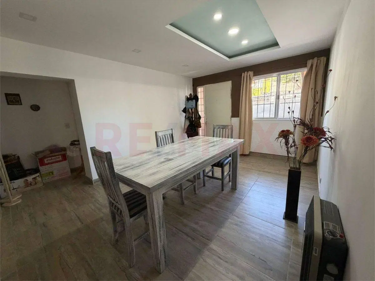 Venta casa jardín, parrilla y cochera Benavidez 2