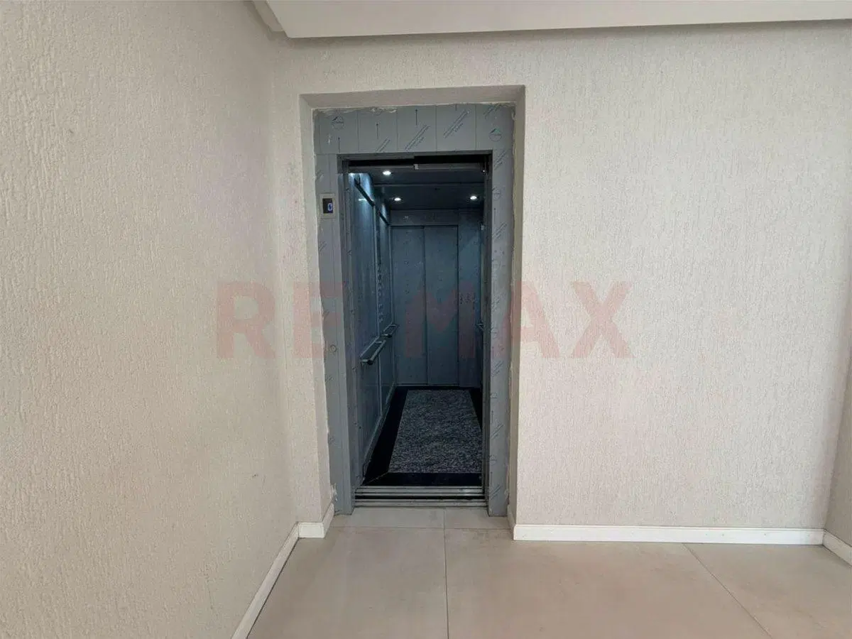 Venta mono a estrenar con pile, cochera en Canning 5