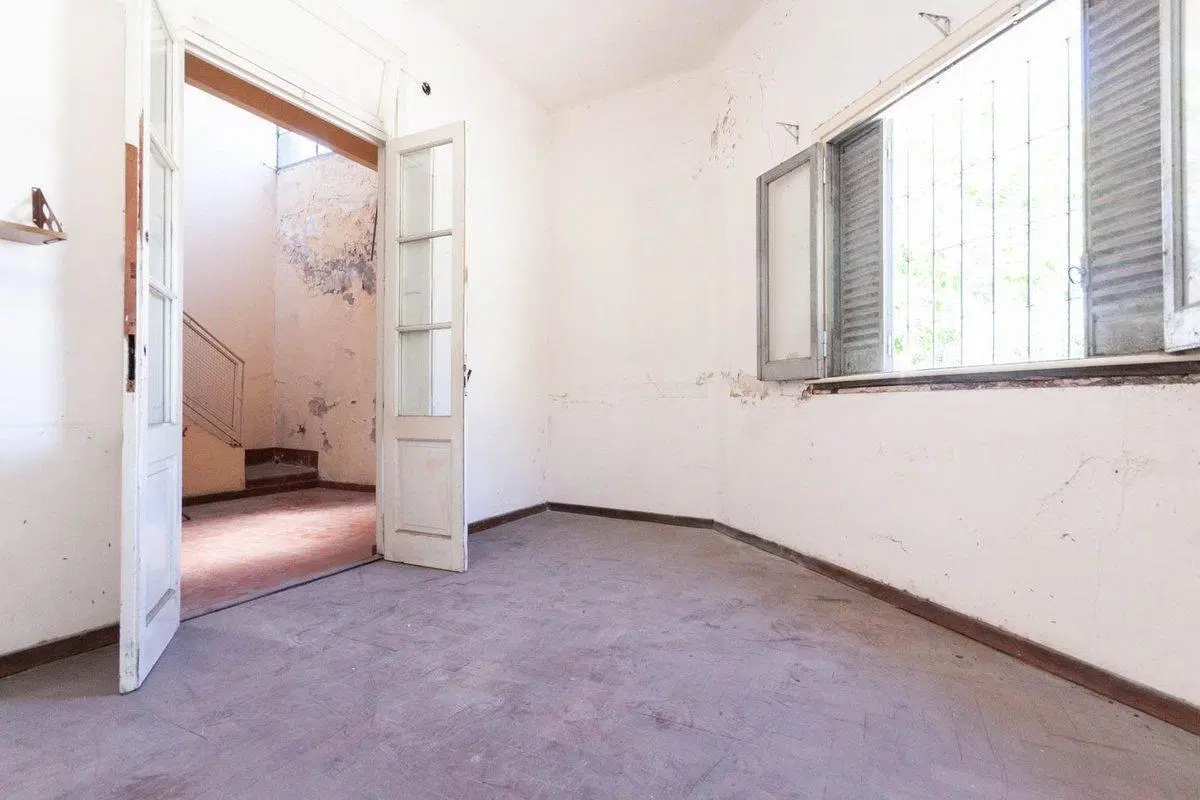 VENTA LANUS OTORGA FINANCIACION CASA 3 AMB 2
