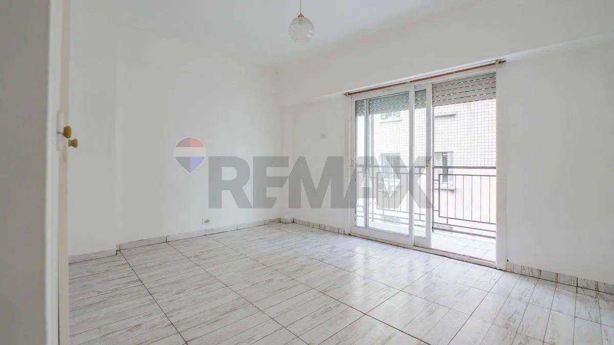Venta Depto monoambiente, San Nicolas, con balcón 3