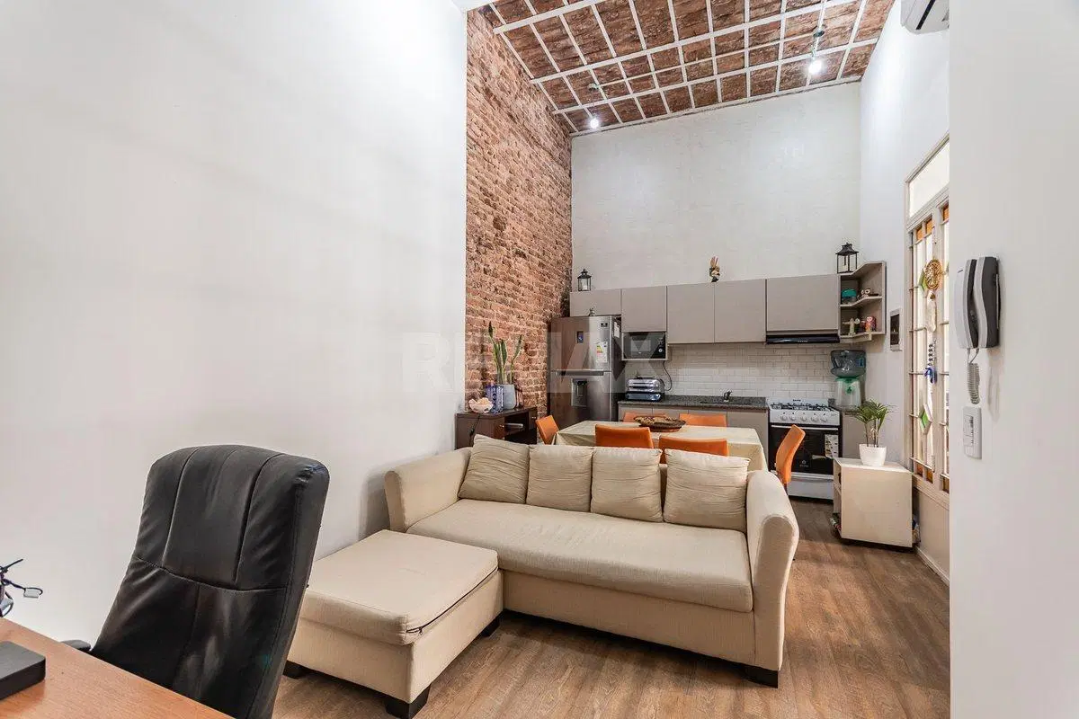 VENTA PH 3 AMBIENTES MÁS ENTRE PISO CONPATIO P.B 4