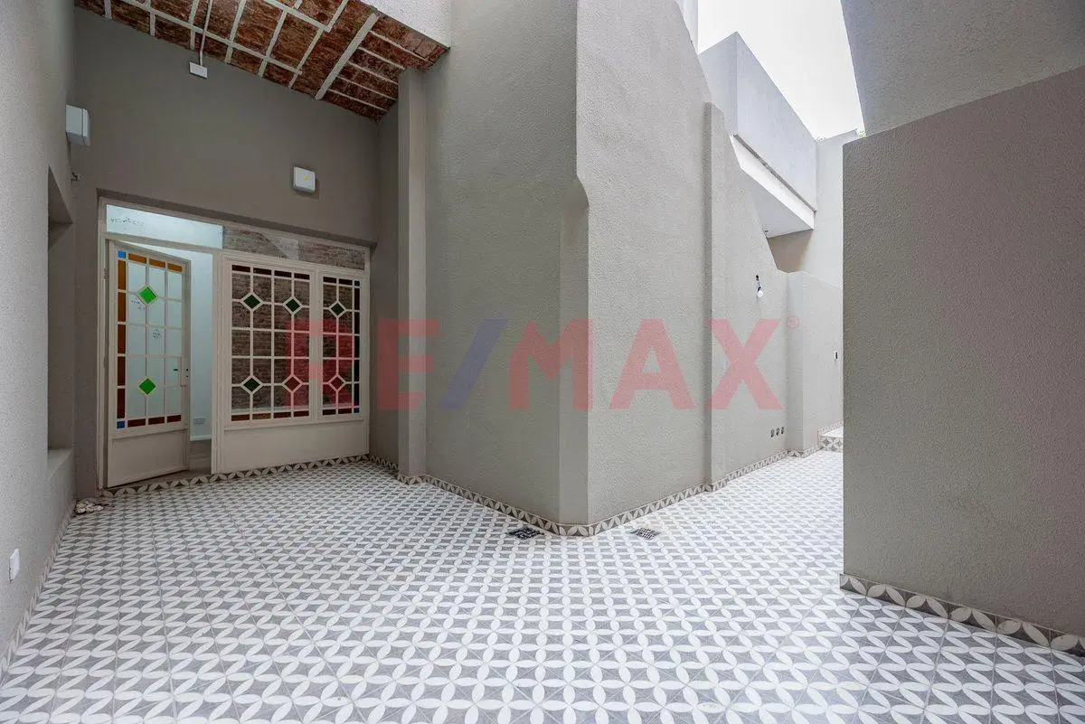 VENTA PH 3 AMBIENTES MÁS ENTRE PISO CONPATIO P.B 5