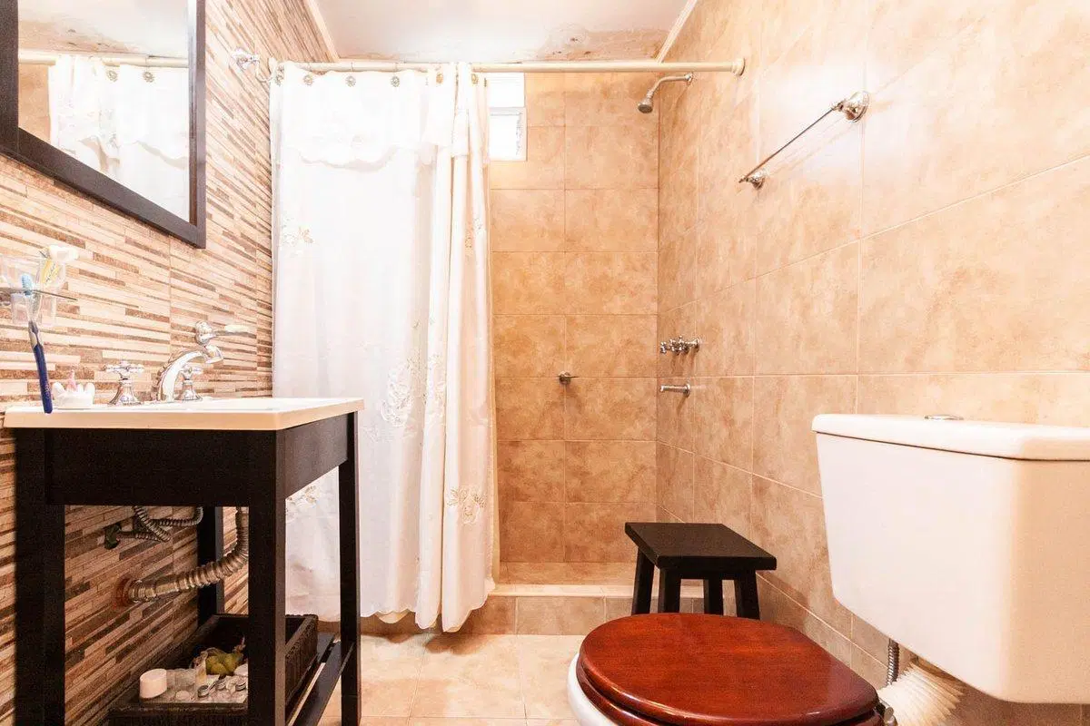 VENTA CASA 3 AMB PATIO COCHERA TEMPERLEY 2