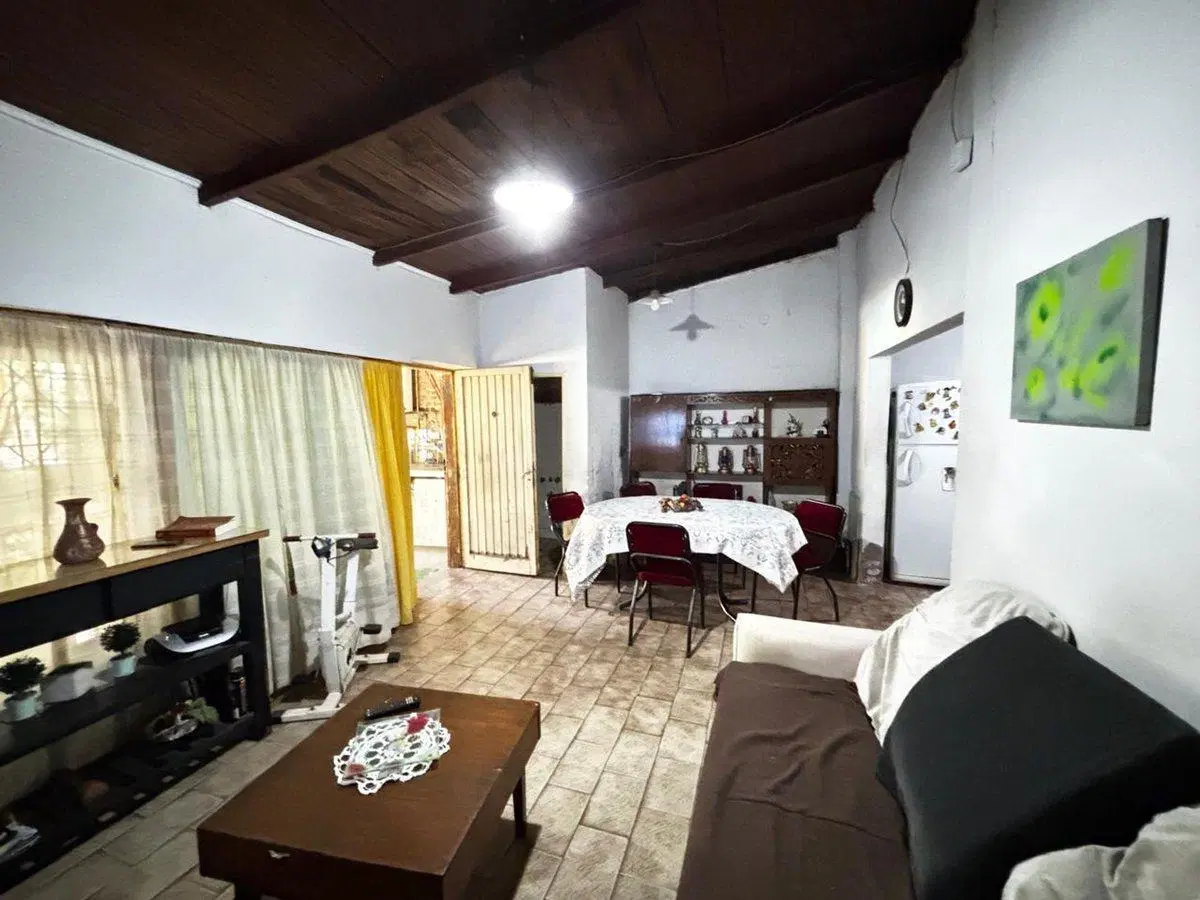 VENTA casa 4 amb Caseros 4