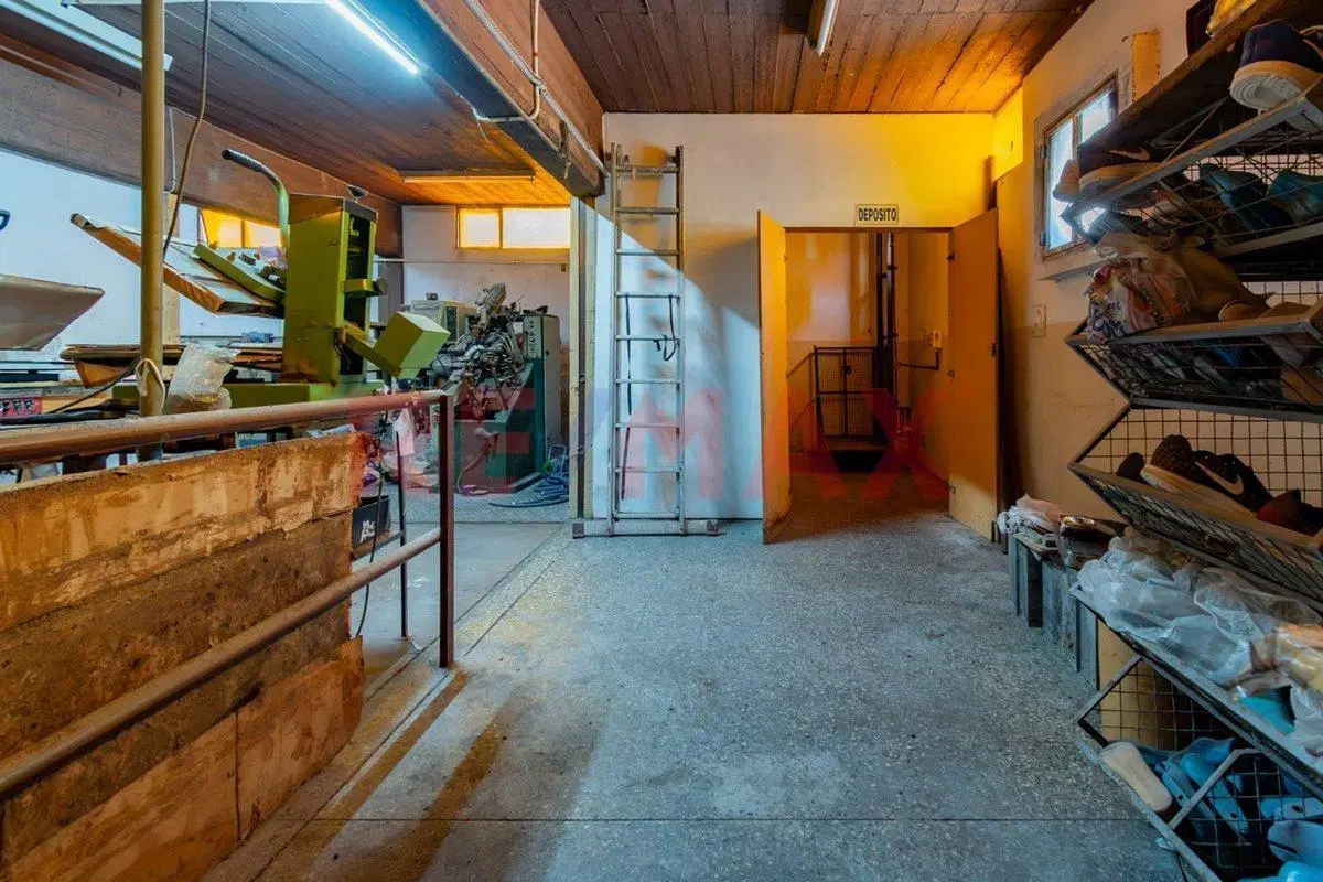 DEPOSITO EN VENTA EN EL BARRIO DE BOEDO 5