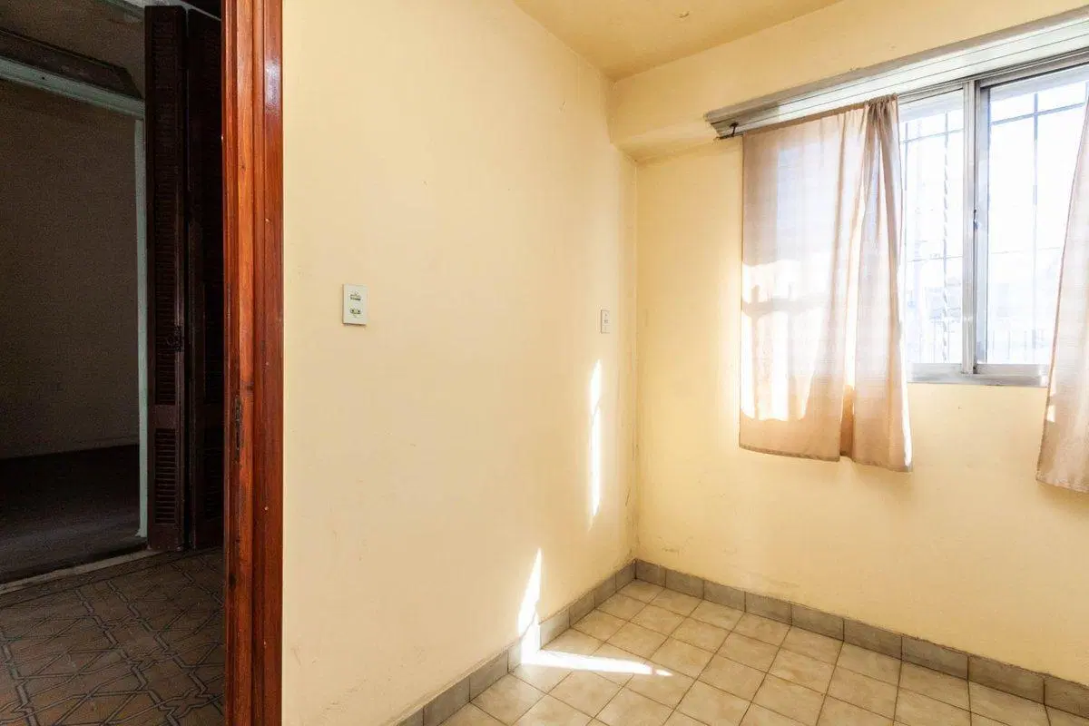 NUEVO VALOR - Casa jardín y patio a reciclar 8