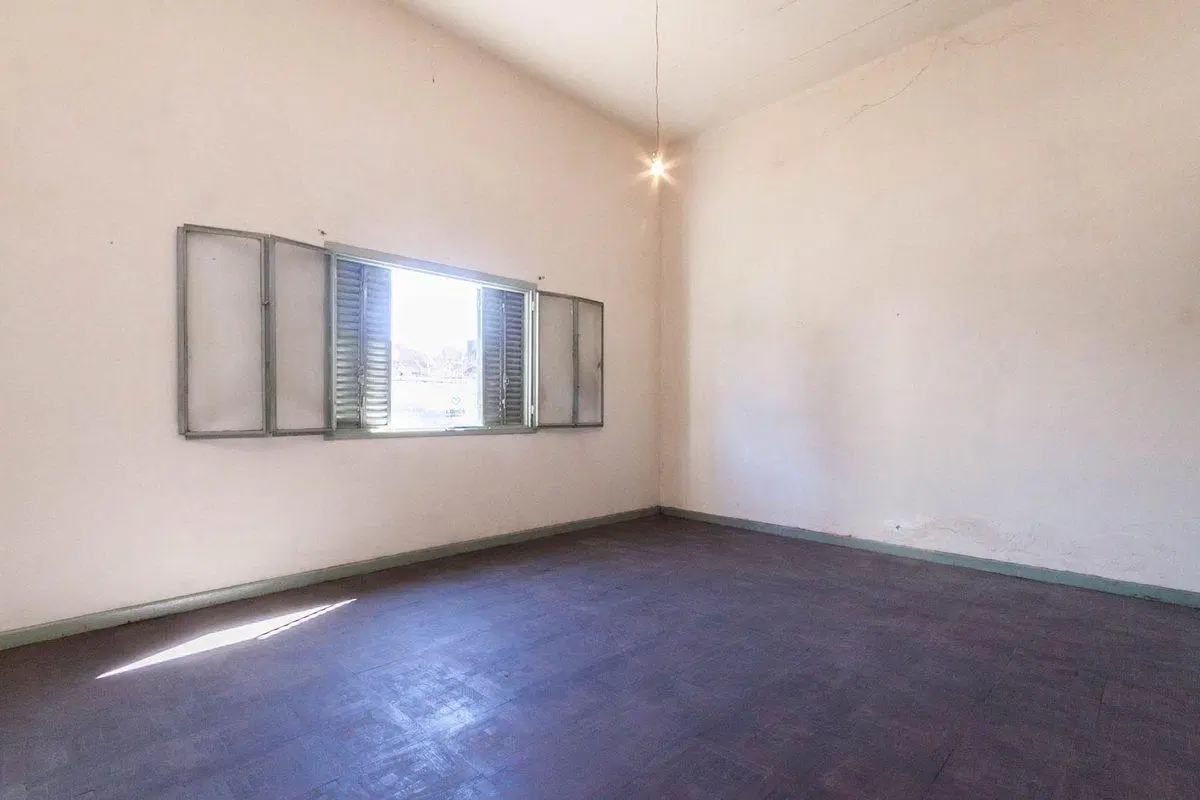NUEVO VALOR - Casa jardín y patio a reciclar 2