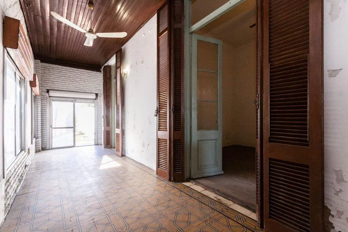 NUEVO VALOR - Casa jardín y patio a reciclar 4