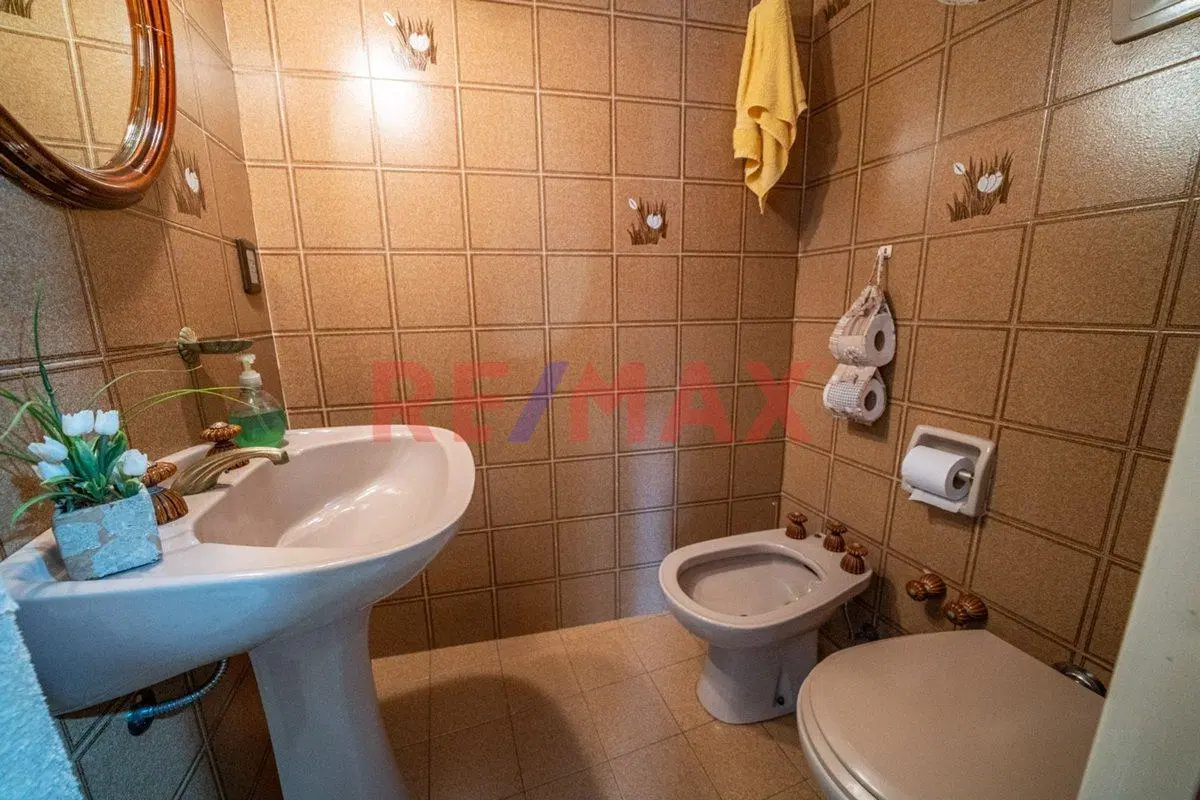 OPORT.  CASA 4 AMB. CON COCHERA, PATIO Y TERRAZA 4
