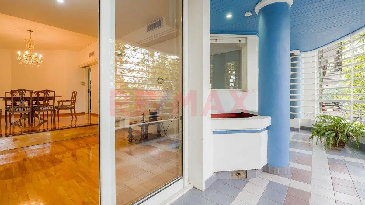 SEMIPISO VENTA FLORES 3 AMB C/COCHERA Y BAULERA 4