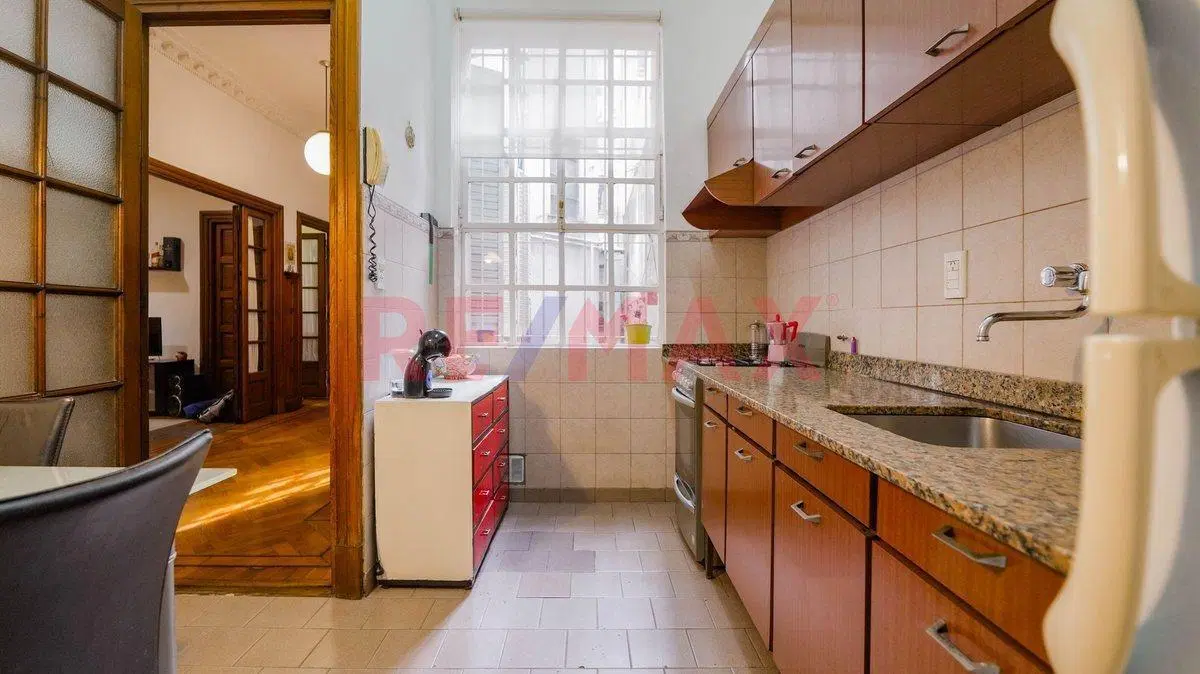 VENTA DEPTO 4 AMBIENTES . MONSERRAT. EDIF DEL ARCO 3