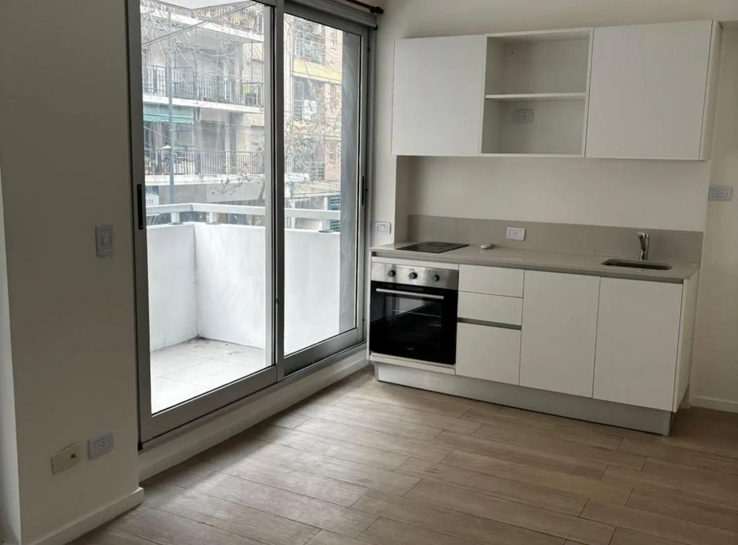 ALQUILER MONOAMBIENTE CON BALCÓN - BELGRANO 5