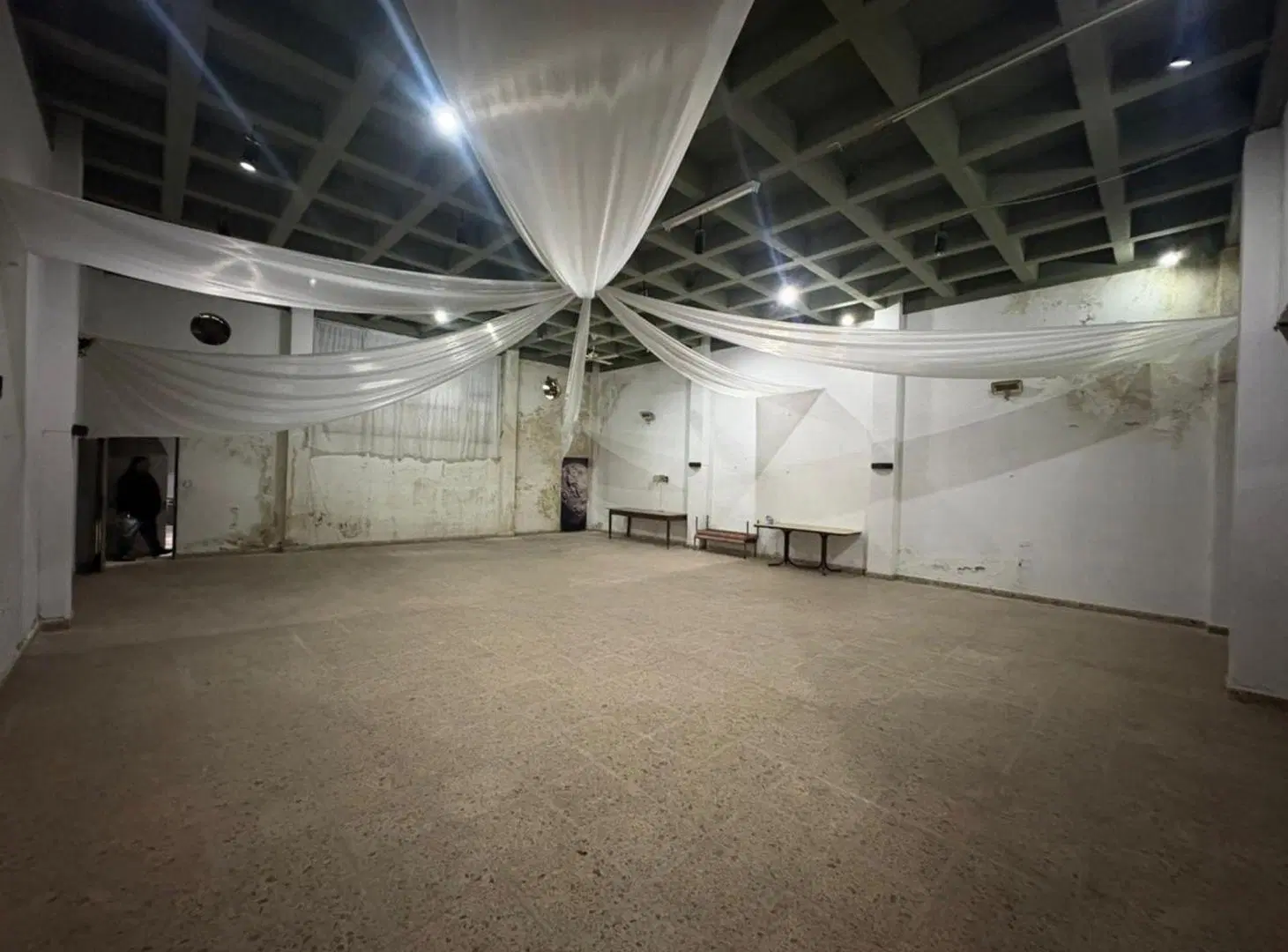 VENTA CASA A REFACCIONAR AMPLIO LOTE EN SARANDI 2