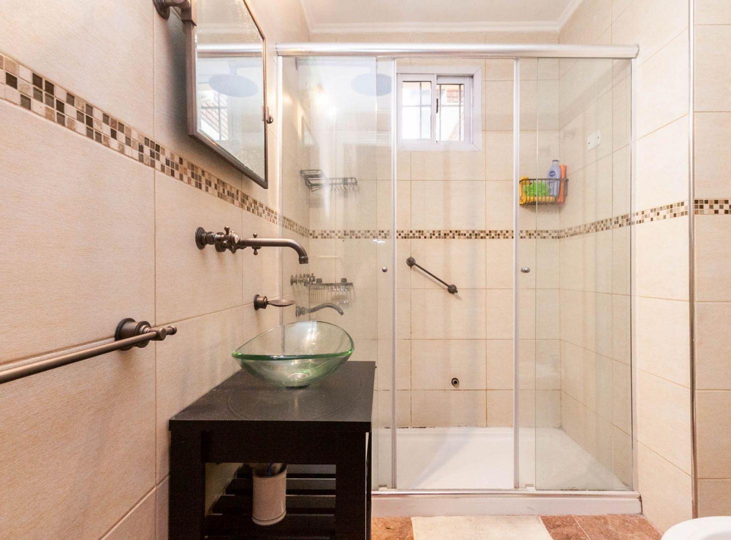 Foto de VENTA CASA 5 AMB PILETA COCHERA QUINCHO, imagen 1