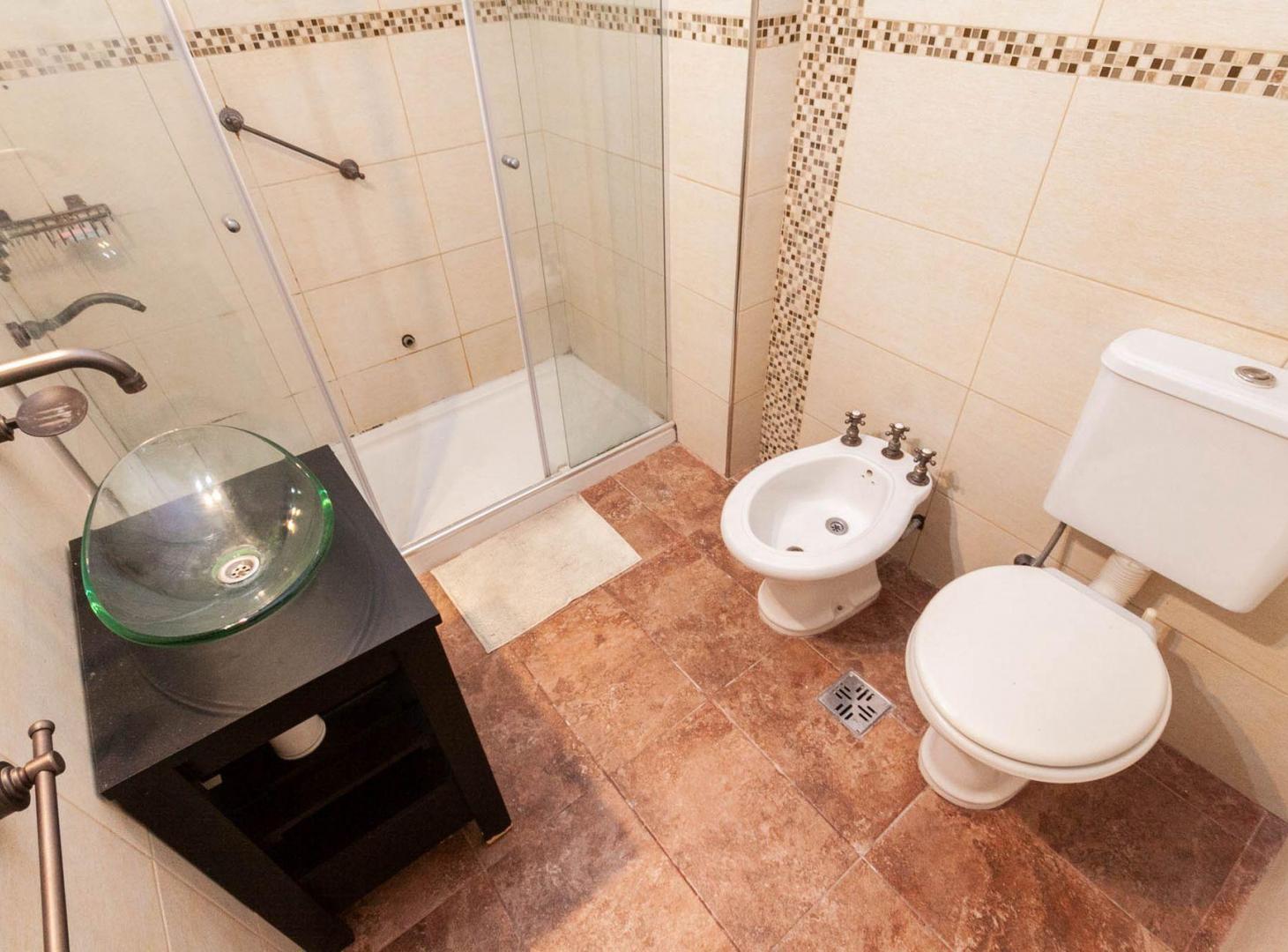 Foto de VENTA CASA 5 AMB PILETA COCHERA QUINCHO, imagen 3