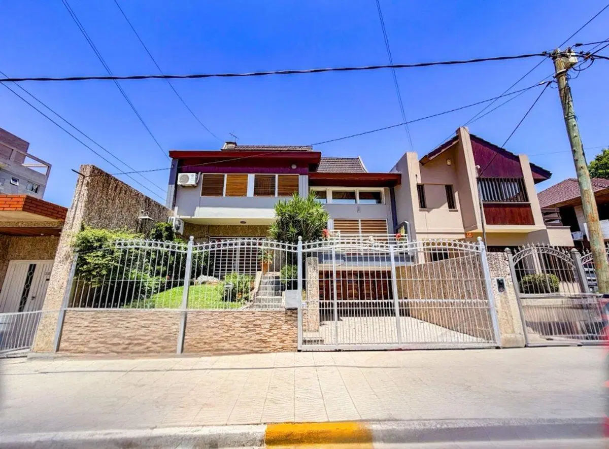 Casa en venta San Justo | Parque, pileta y jacuzzi 4